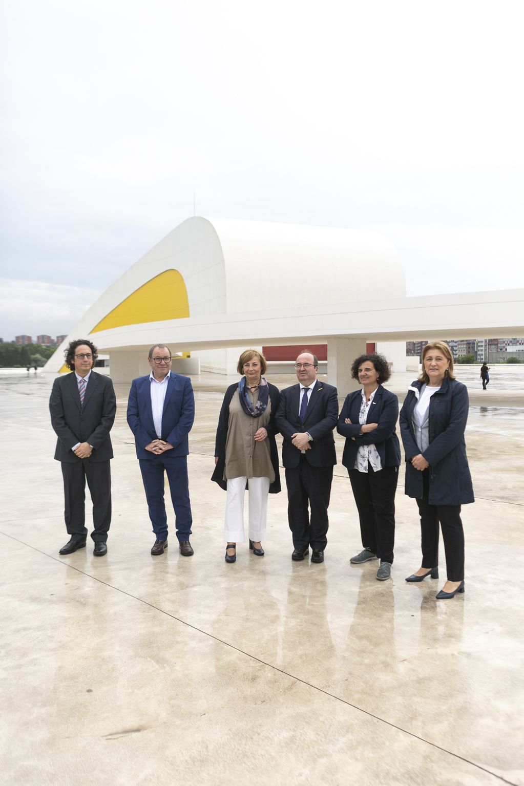 El Ministro de Cultura, Miquel Iceta, visita el Centro Niemeyer