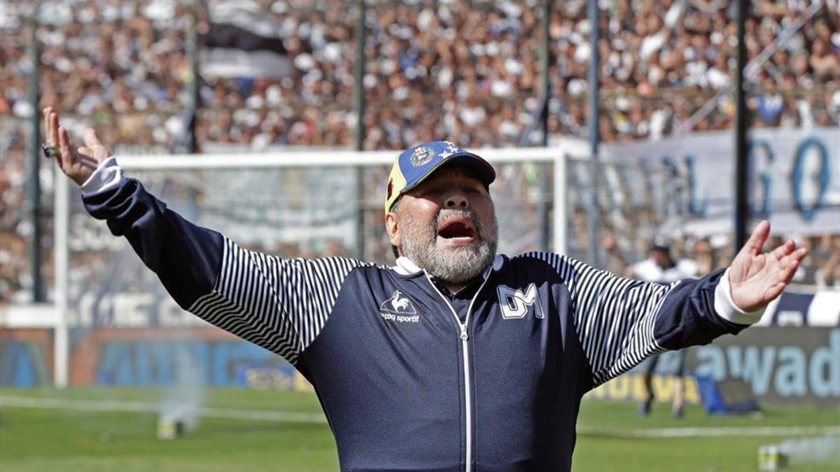 Maradona, al frente del Gimnasia y Esgrima
