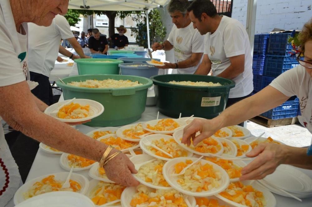 La XXIII Fiesta de la Naranja ha servido para promocionar el sector agroalimentario y dar a conocer el casco histórico a los visitantes.