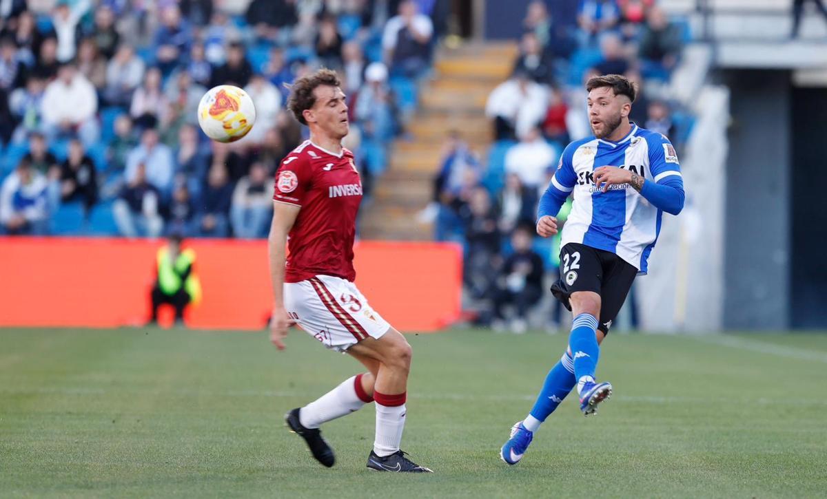 Antonio Aranda durante un instante del partido entre Hércules y Real Murcia.