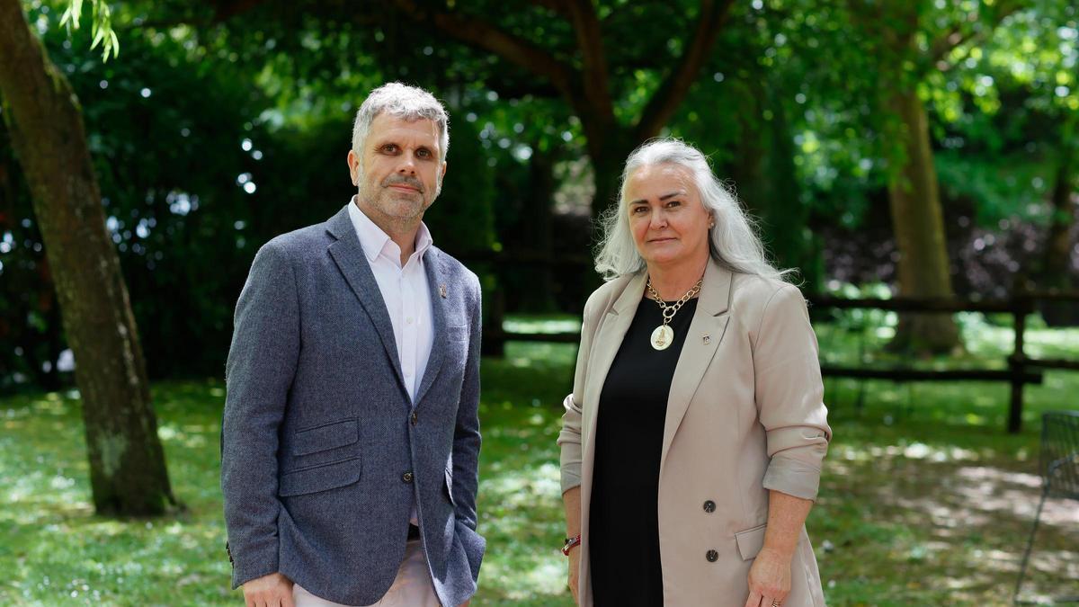 La alcaldesa, Eva María Pérez, y el concejal de Festejos, José Antonio González.