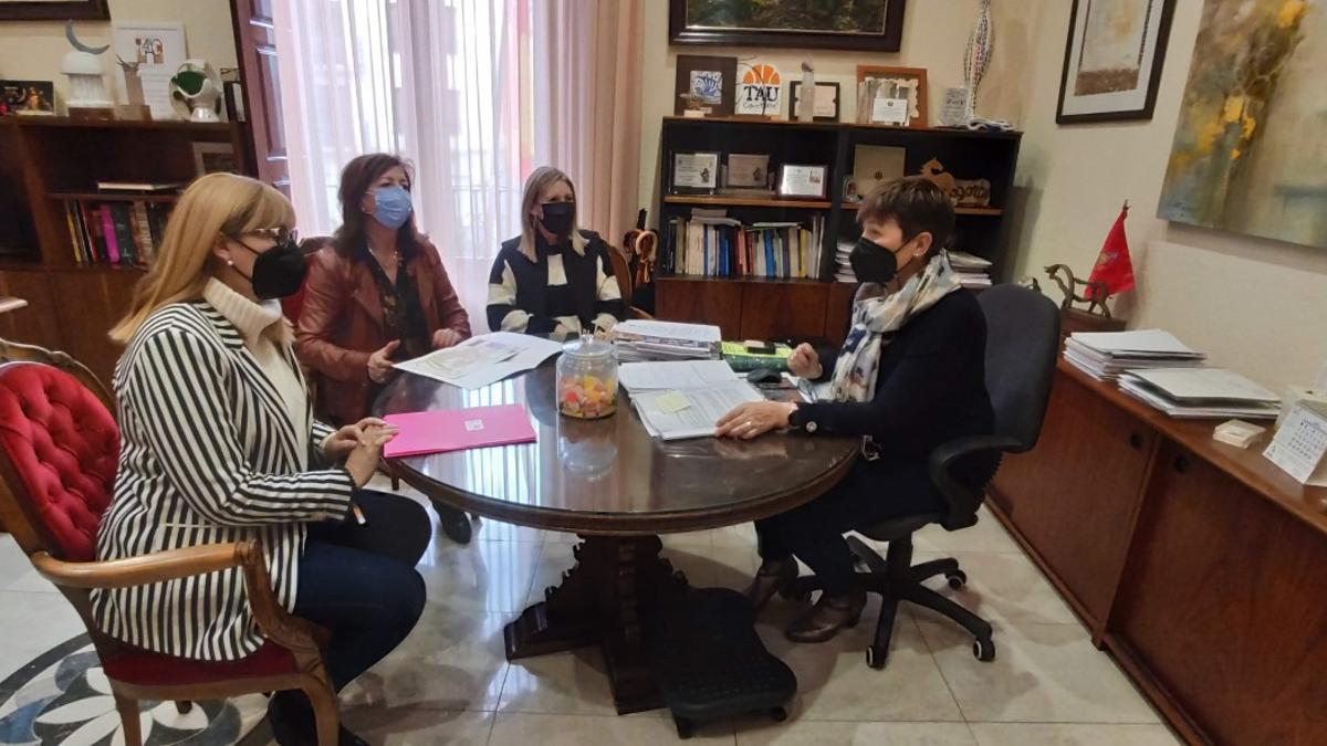 Reunión entre la alcaldesa de Segorbe y la presidenta de la FSMCV.