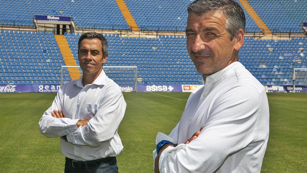 El director deportivo del Hércules, Carmelo del Pozo, y el exentrenador David Cubillo en la presentación del técnico en agosto pasado. | RAFA ARJONES