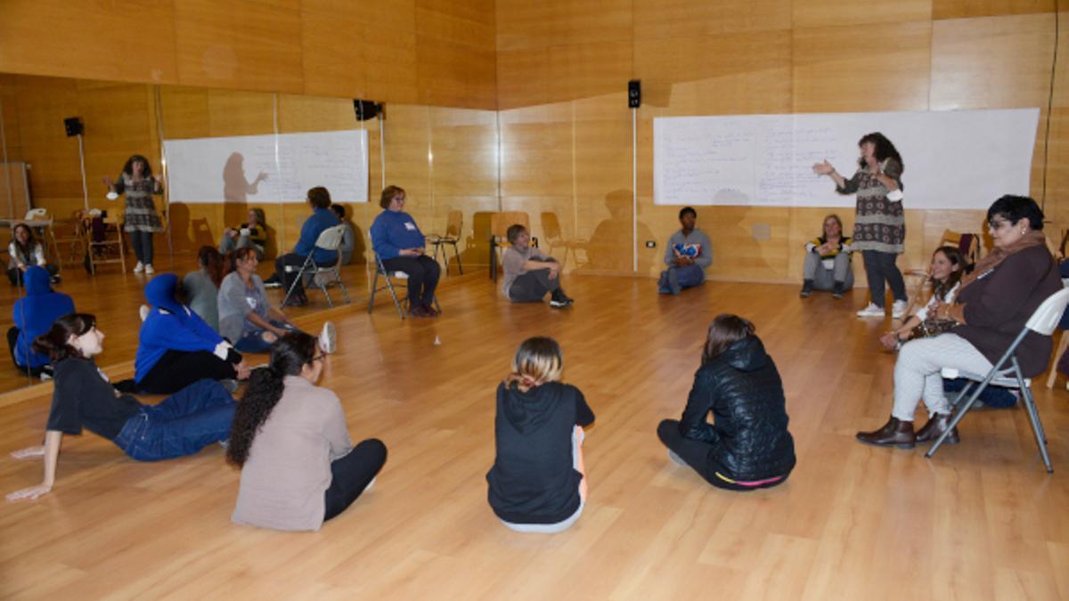 El centro ofrece una serie de actividades dirigidas tanto al público infantil como al adulto, como 'BarrioLab laboratorios ciudadanos'.
