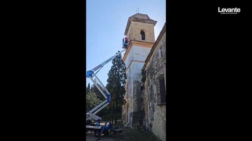 Actuación urgente para reparar la cornisa de la ermita de Sant Josep de Xàtiva a tres días para la romería