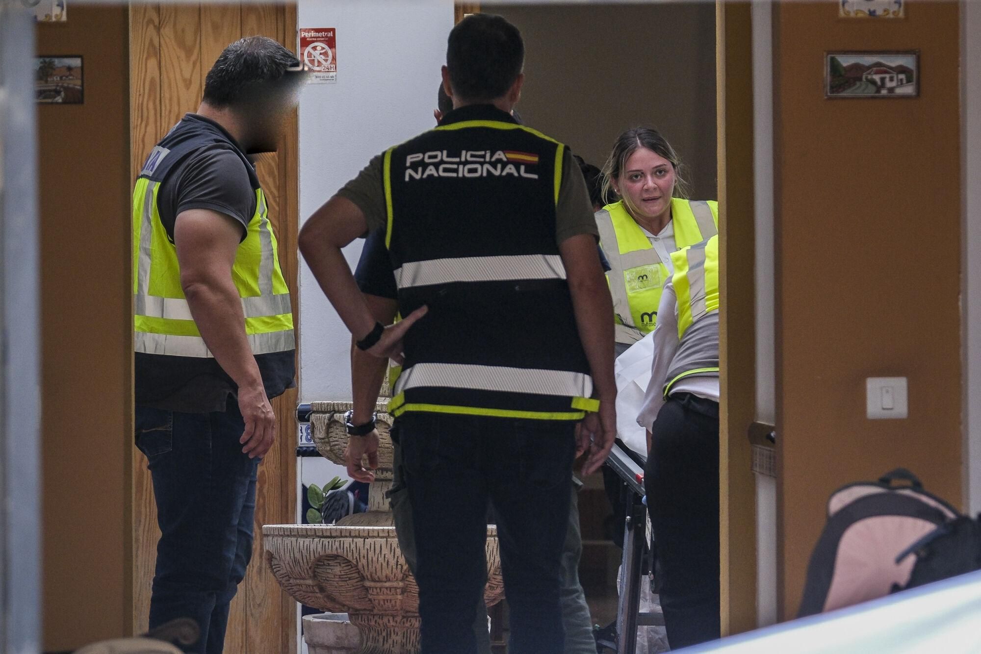 Hallan los cadáveres de una pareja en una vivienda de El Zardo