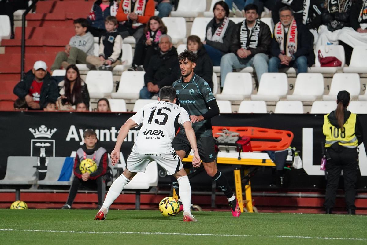 Lucas Alcázar, ante Fran Gámez