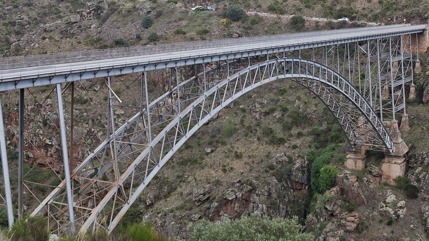 Puente de Pino, el gran ingenio sobre el Duero