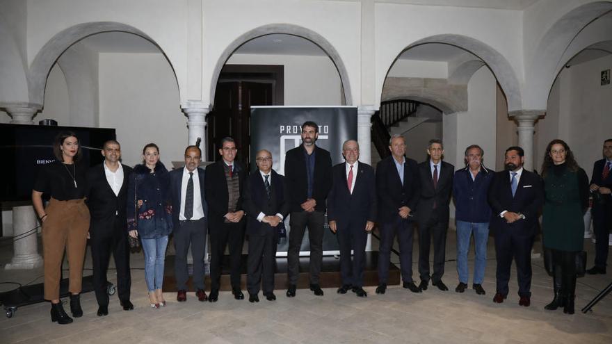 Foto de familia del acto de presentación de la puesta en marcha del Proyecto 675 que lidera el histórico exjugador cajista Berni Rodríguez.