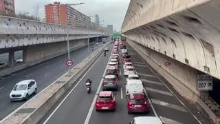 El tráfico en Barcelona aumenta hasta un 11% por la suspensión de Rodalies