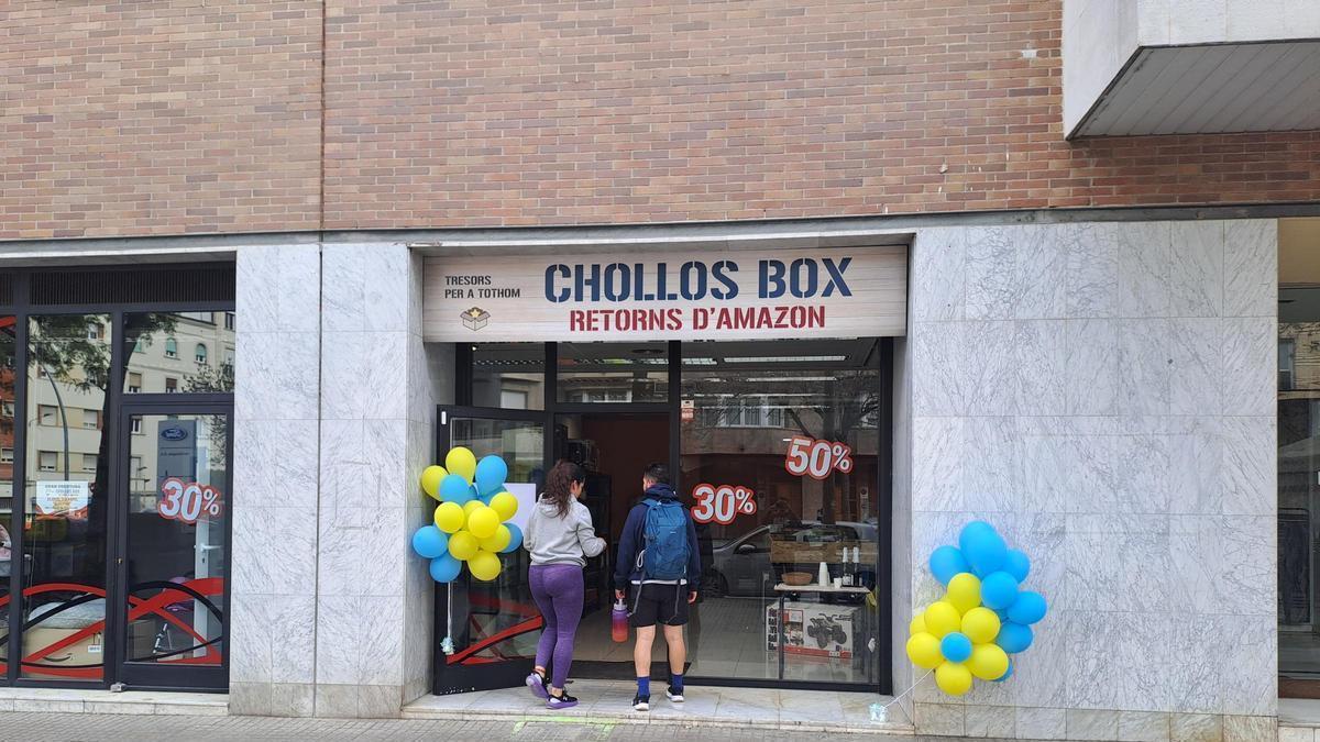 Façana del nou establiment que ven productes retornats d'Amazon.