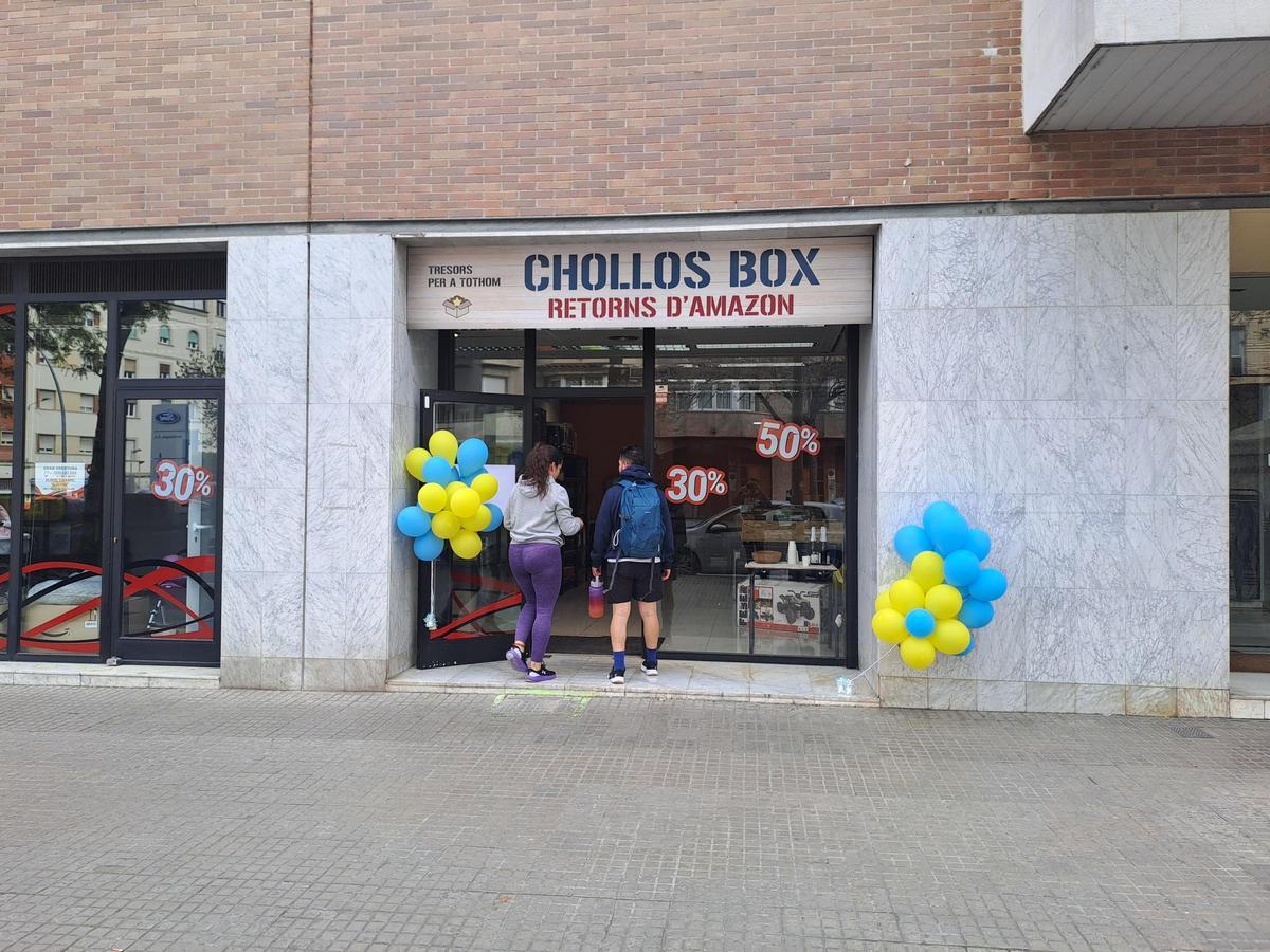 Façana del nou establiment que ven productes retornats d'Amazon