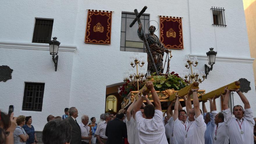 La imagen religiosa de San Pedro, durante la procesión del año pasado.