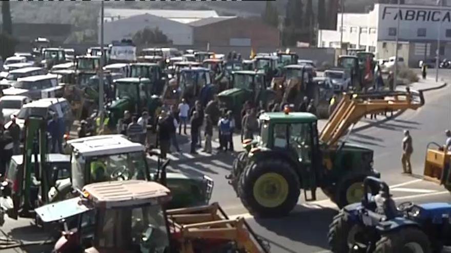 El campo sale a la calle para denunciar su situación