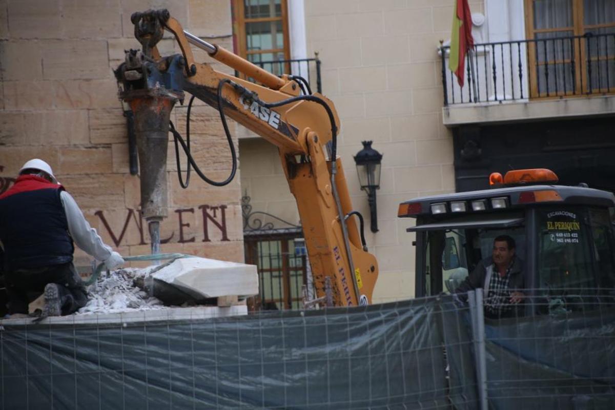 Retoman los trabajos para retirar la Cruz de los Caídos de Callosa de Segura