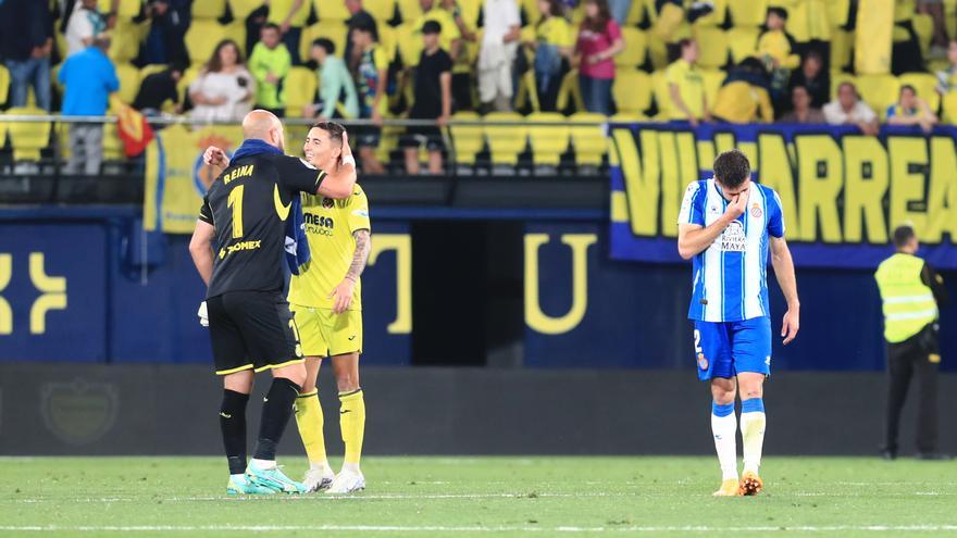 El Villarreal golea al Espanyol y sigue vivo en la lucha por la Champions