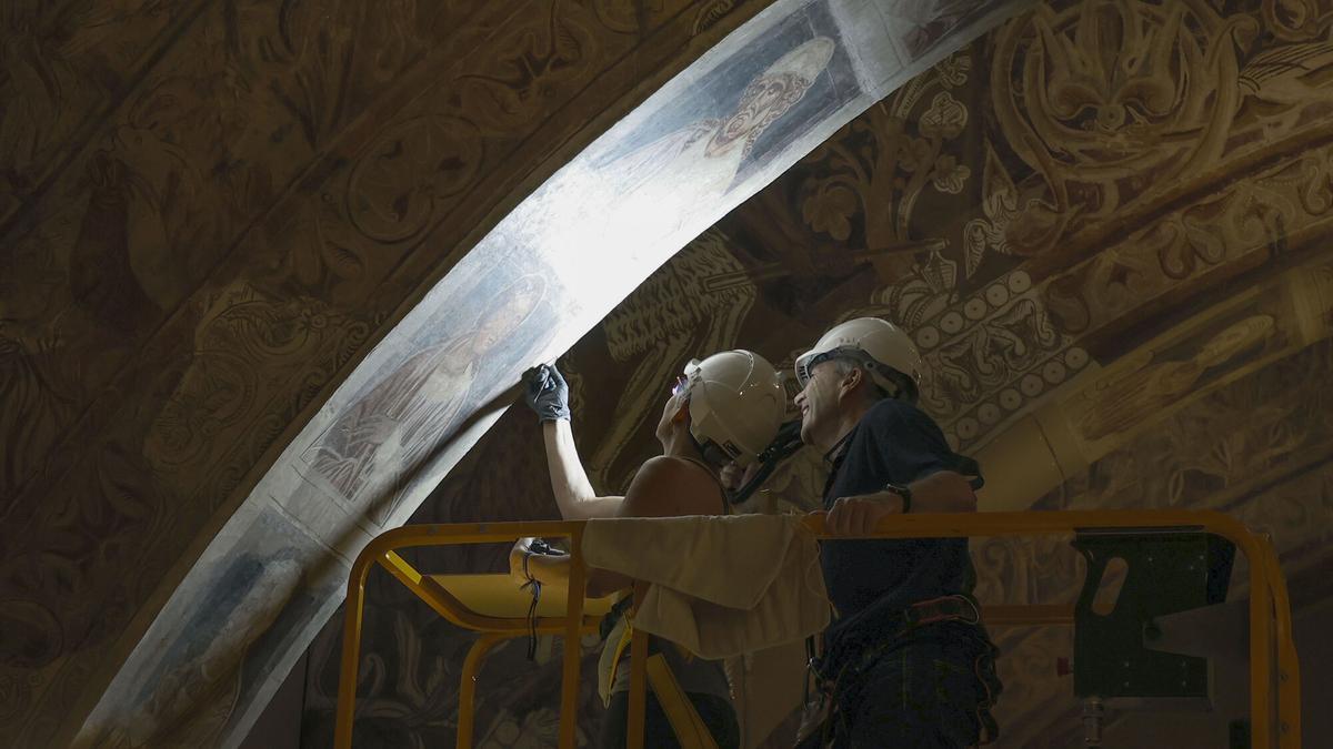 Las pinturas murales de Sijena expuestas en el MNAC, en Barcelona