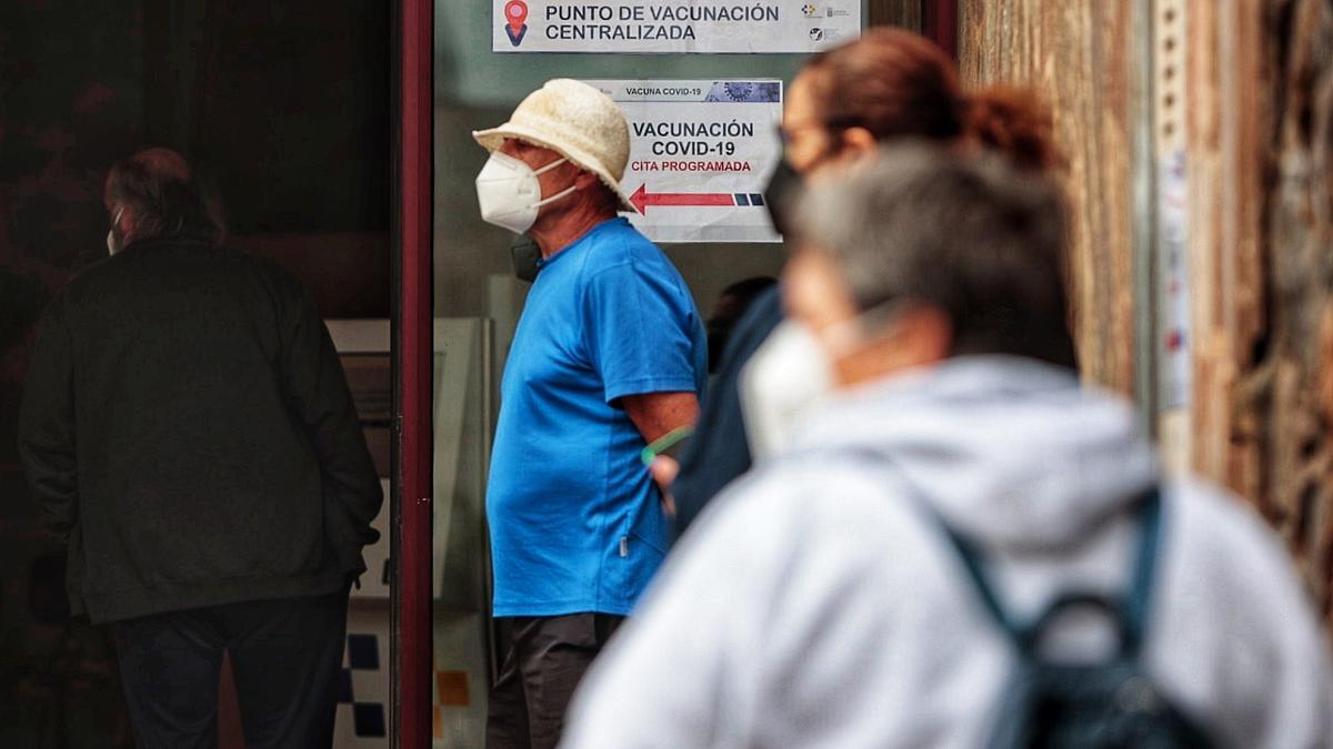 Apertura punto de vacunación masivo en Guajara.