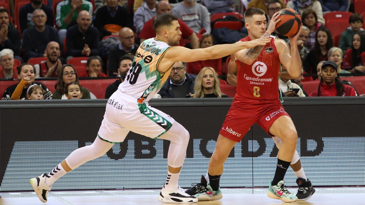 Dino Radoncic, durante el partido frente al Bilbao.