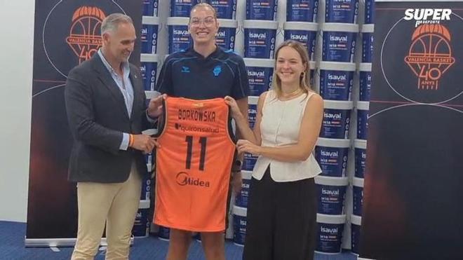 Kamila Borkowska: "Jugar en el Valencia Basket y en el Roig Arena es una gran oportunidad"