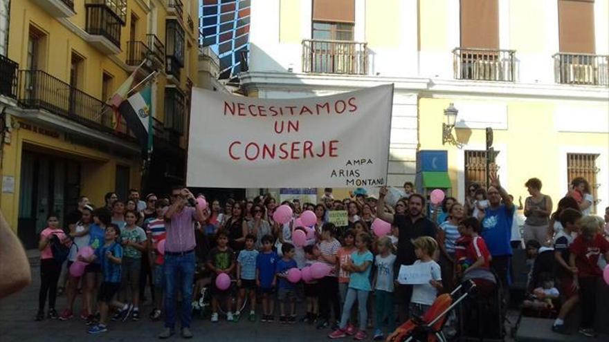 La contratación de los conserjes en los colegios de Badajoz depende del ayuntamiento