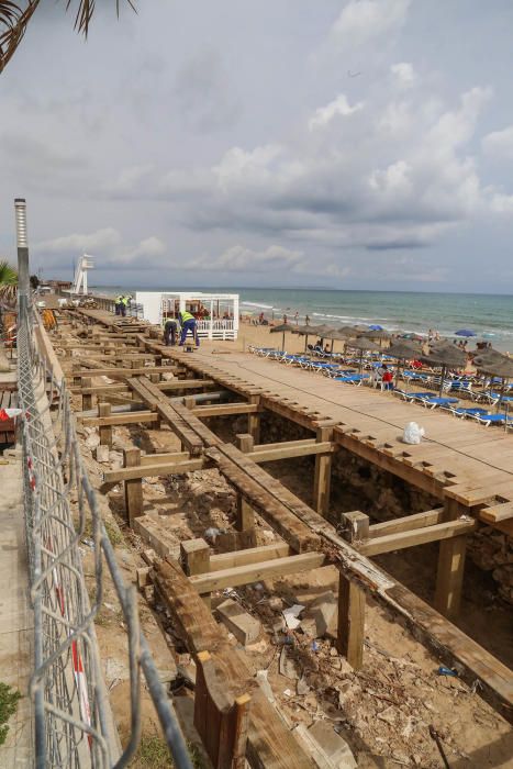 Obras de reforma del paseo de  la playa de La Mata