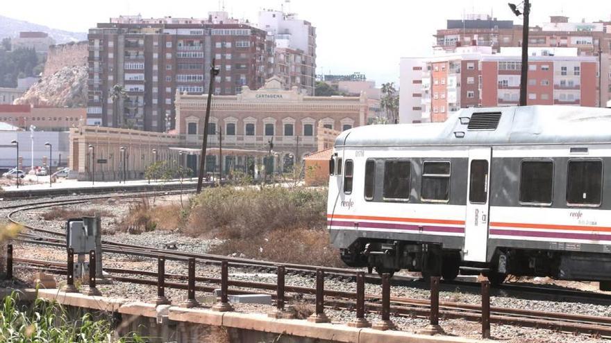 El PP propone dar marcha atrás para que el AVE llegue en superficie en tres años