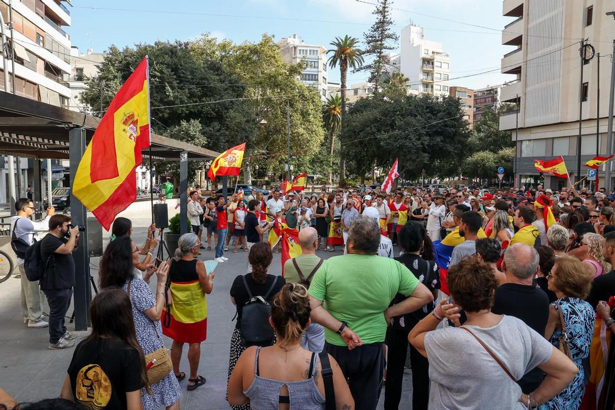 La movilización de Alicante en apoyo a Ceuta, en imágenes