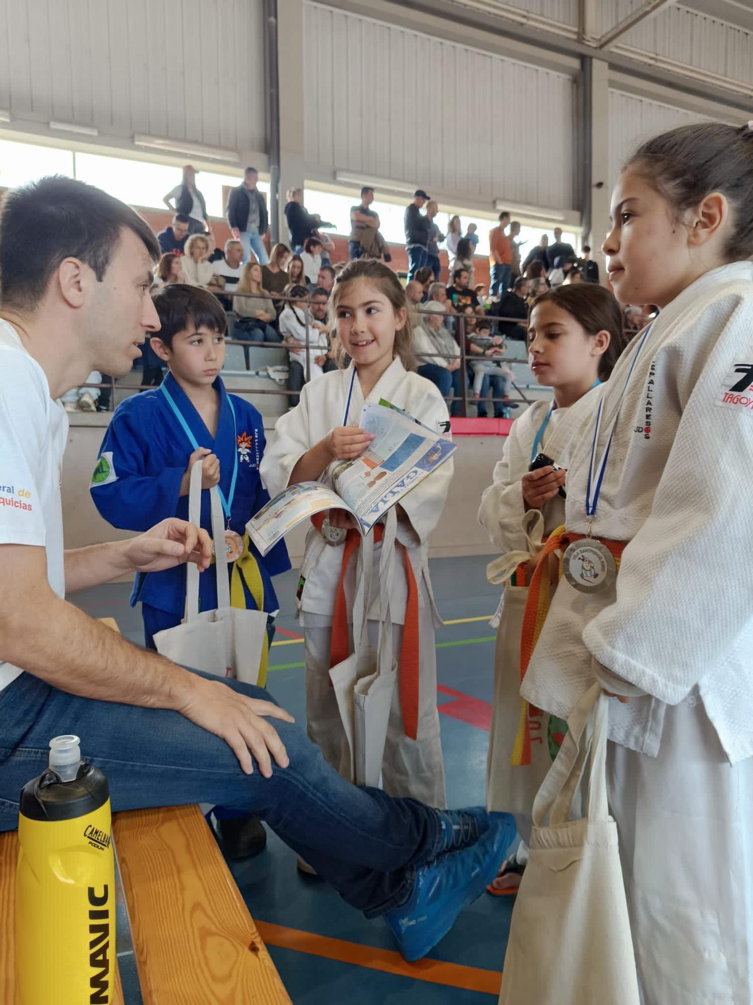 Imatges del Vila de Santpedor de judo infantil