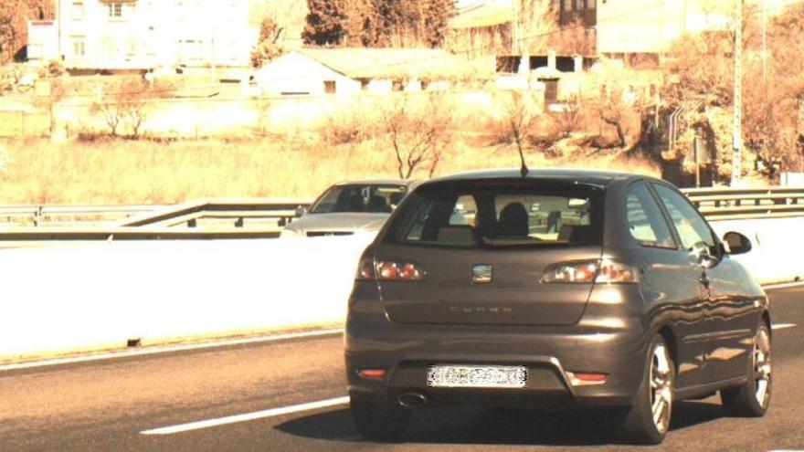 El vehicle en el que circulava el denunciat.