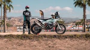 Iván, en las inmediaciones del estadio de Agadir, Rallye du Maroc 2022.
