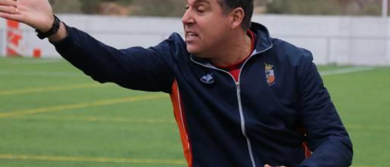 El entrenador del Atzeneta, Roberto Granero.