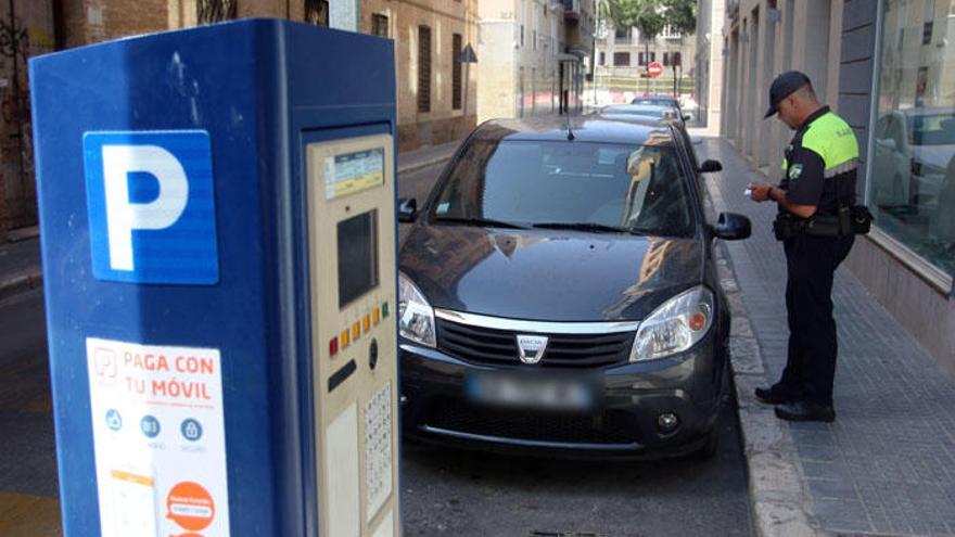 El Ayuntamiento rectifica y aplaza la puesta en marcha de la zona azul en La Unión