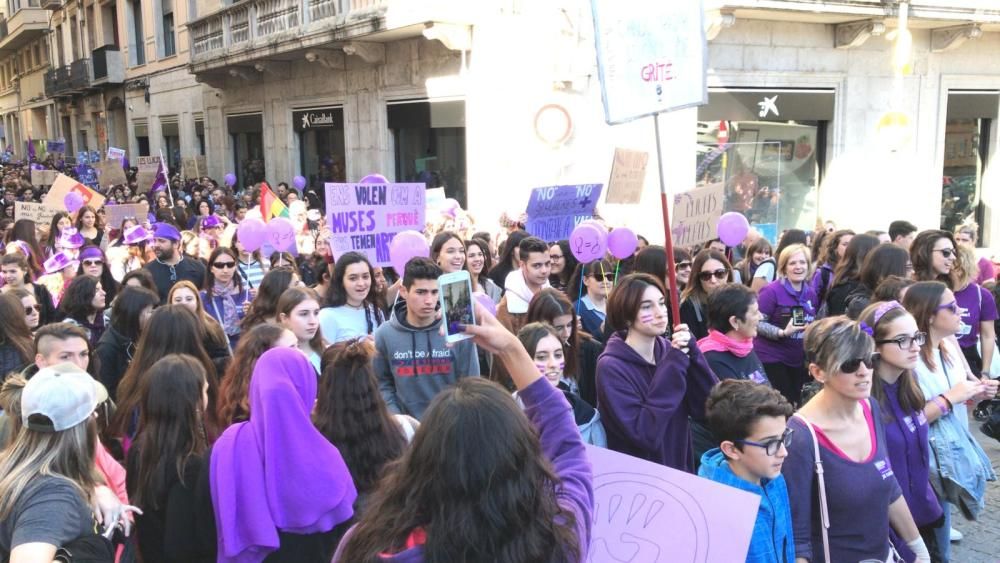 Manifestació estudiantil a Girona de la vaga del vuit de març