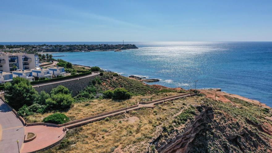 Orihuela Costa pone en valor su microrreserva junto al mar en La Glea