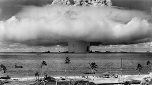 Prueba nuclear de Estados Unidos realizada en Micronesia el 25 de julio de 1946.