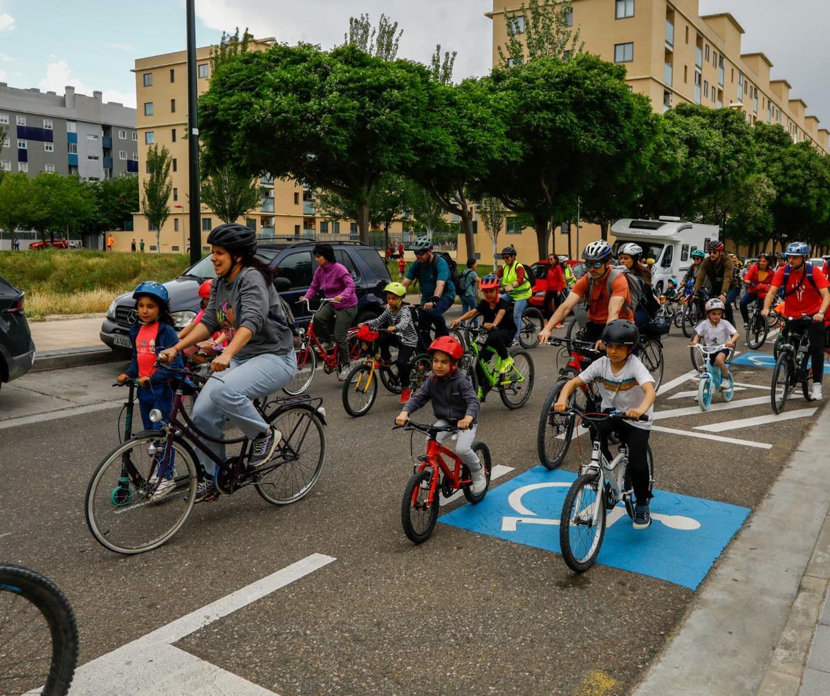 Biciletada en el CEIP Soledad Puértolas.