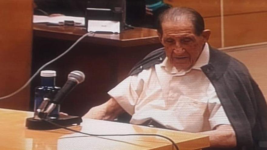 El doctor Eduardo Vela durante el juicio.