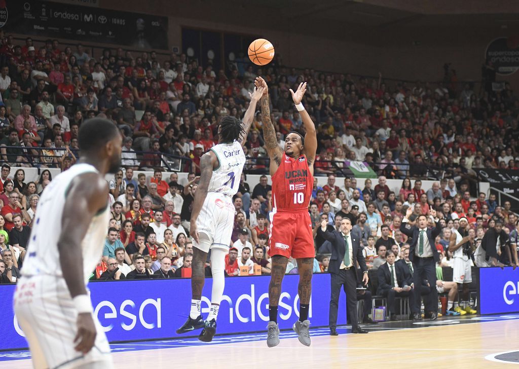 Todas las imágenes de la semifinal de la Supecopa entre el UCAM Murcia y el Unicaja