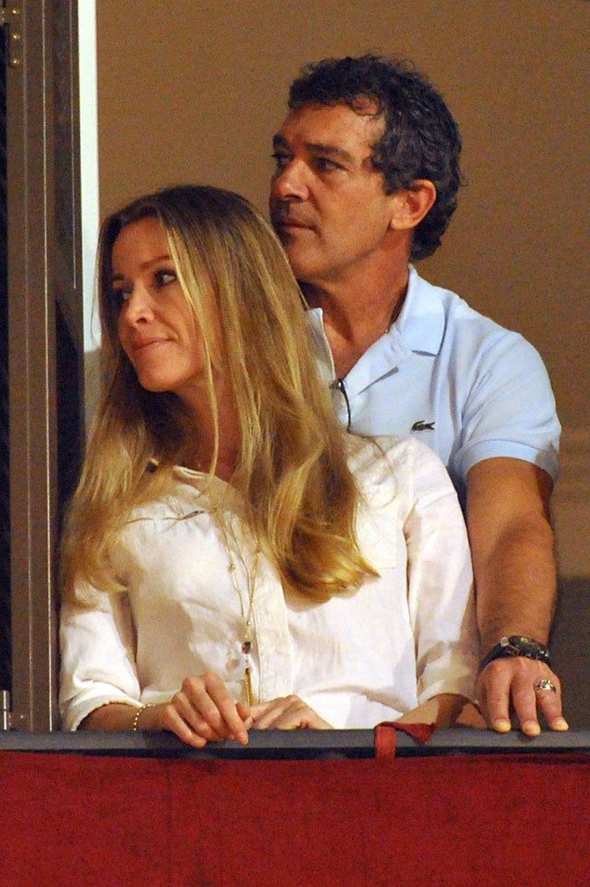 Antonio Banderas disfruta de la Semana Santa malagueña junto a su novia