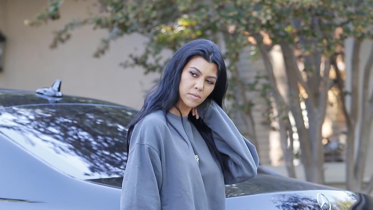 Kourtney Kardashian con la tendencia 'Lampshading'