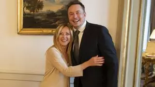 Elon Musk contacta con Meloni para negociar que su pelea con Zuckerberg se celebre en Italia