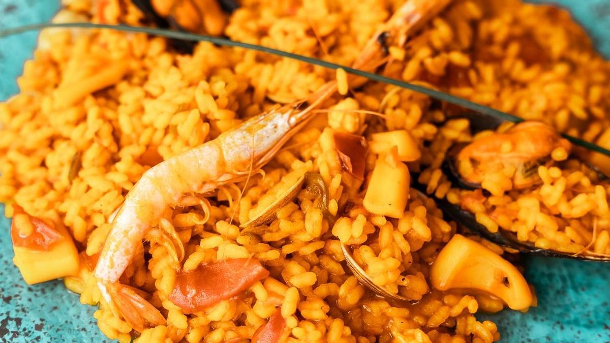 Este es el buffet libre de Málaga especializado en paellas donde se pueden comer todo tipo de arroces por menos de 10 euros.