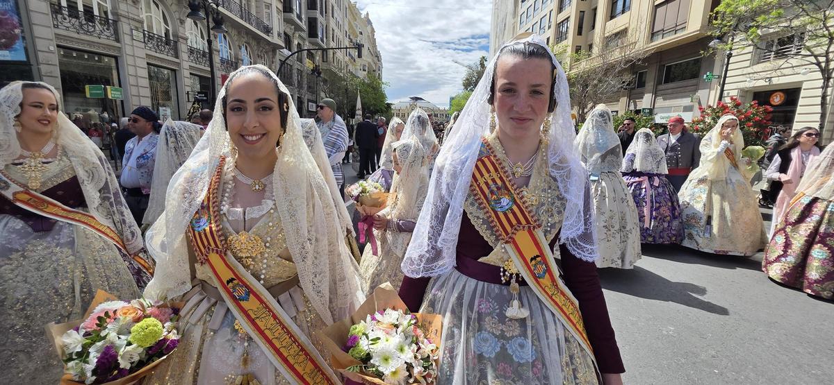 Las comisiones de falla en la Ofrenda a San Vicente Ferrer (3/6)