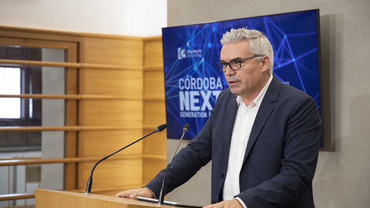 Víctor Montoro, durante la rueda de prensa en la Diputación de Córdoba.