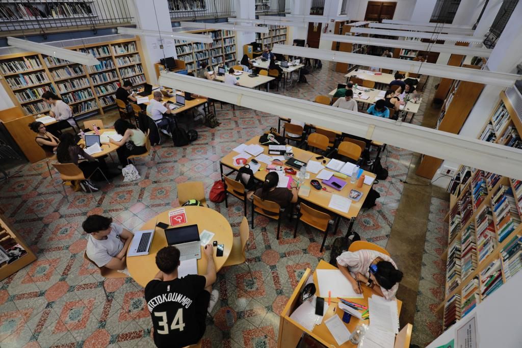 Selectividad 2023 en Baleares: bibliotecas llenas y nervios antes de los exámenes