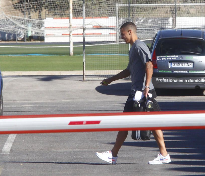 El Valencia CF echa a rodar lleno de descartes