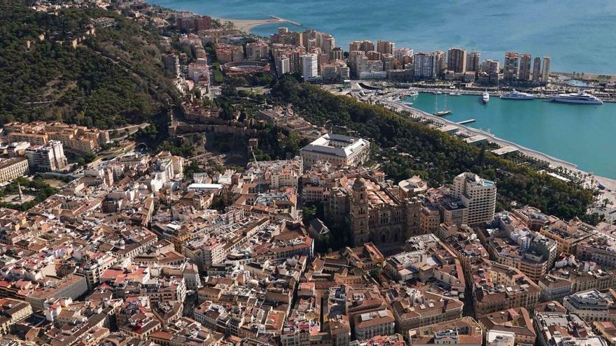 La Trinidad y El Palo son los barrios más poblados de Málaga