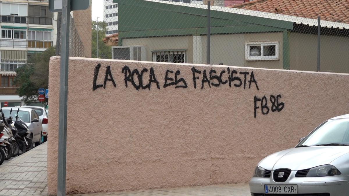 Pintadas fascistas en La Roca.