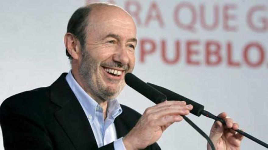 Rubalcaba al PP: "Deberían decir Centrados en ti, Zapatero"